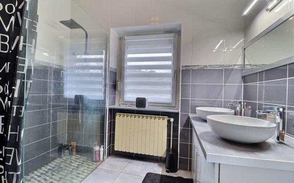 Maison à vendre    6 pièces •  Petite-Rosselle