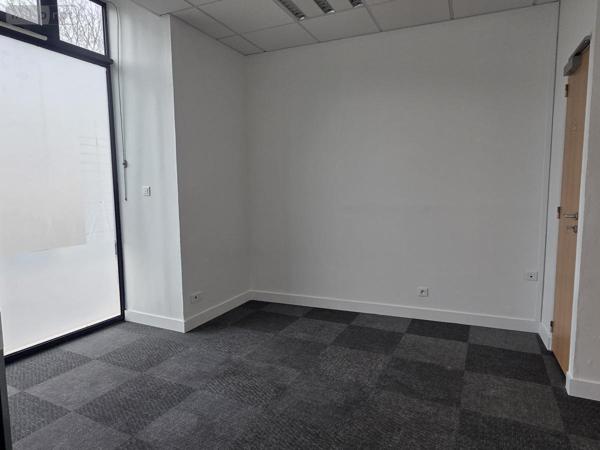 Immeuble à vendre à Château-Gontier-sur-Mayenne en Mayenne (53200), ref : 53073-1724