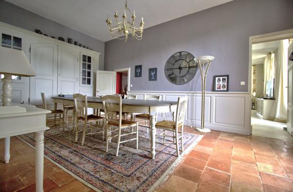 LAYRAC proche AGEN - Propriété de caractère en pierres avec 7 chambres, piscine, dépendance situé sur les côteaux aux portes d'AGEN.
