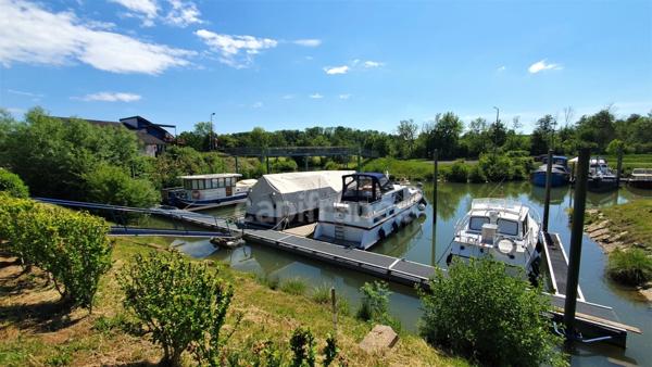 Propriété avec maison 5 pièces - piscine - hangar pour bateau et place de port - CORRE (70)