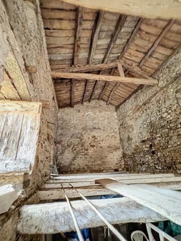 Saint-Rome-de-Tarn (12490) Ancienne grange en pierres à transformer en habitation