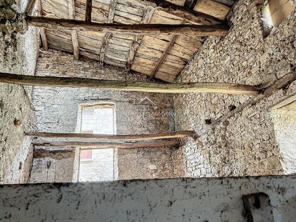 Saint-Rome-de-Tarn (12490) Ancienne grange en pierres à transformer en habitation