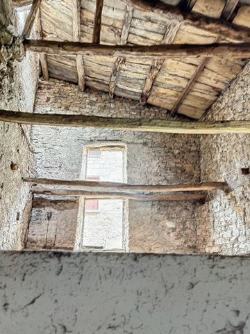 Saint-Rome-de-Tarn (12490) Ancienne grange en pierres à transformer en habitation