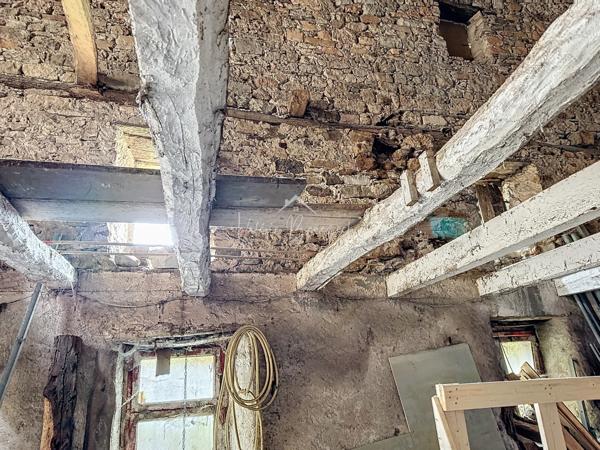 Saint-Rome-de-Tarn (12490) Ancienne grange en pierres à transformer en habitation