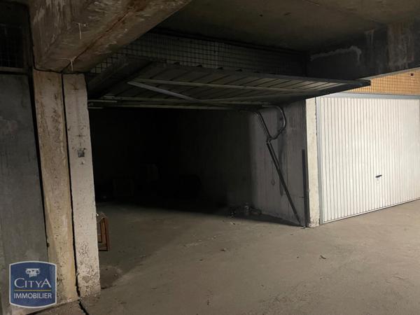 Location parking Firminy (42700)
