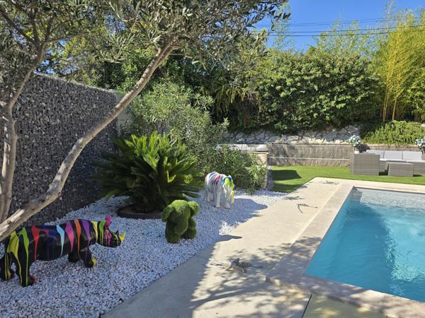 Plain-pied, 3 chambres, piscine, jacuzzi