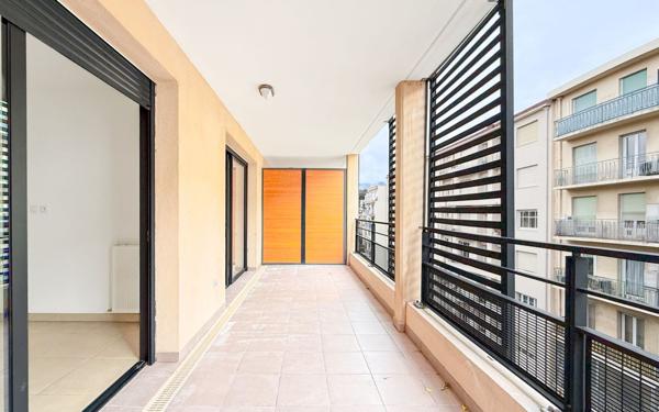 Appartement à vendre    1 pièce • 35 m2 Nice