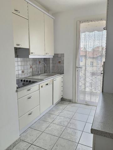 A louer un appartement de type 4 meublé à Marseille 13004 Quartier CINQ AVENUES
