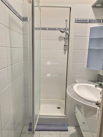 A louer un appartement de type 4 meublé à Marseille 13004 Quartier CINQ AVENUES