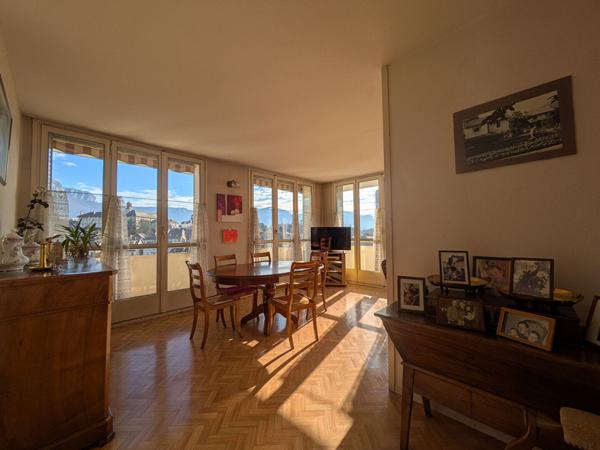 Appartement 3 pièces à vendre au dernier étage à Chambéry