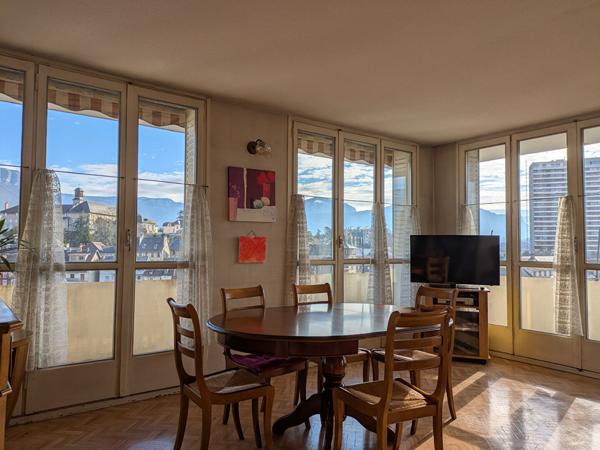 Appartement 3 pièces à vendre au dernier étage à Chambéry
