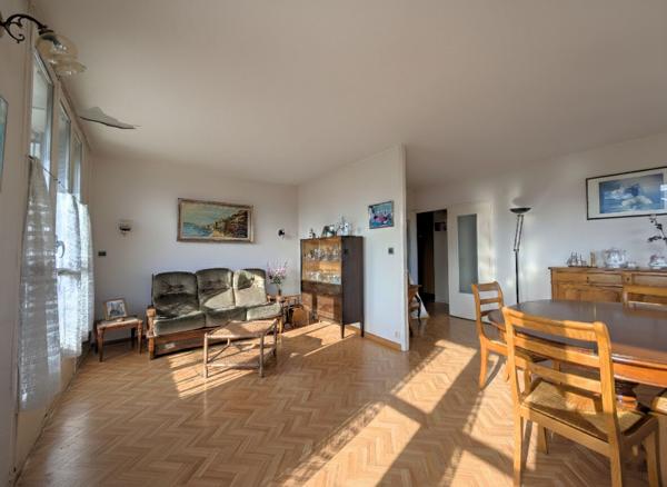 Appartement 3 pièces à vendre au dernier étage à Chambéry