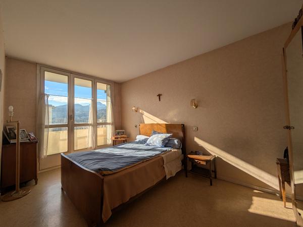 Appartement 3 pièces à vendre au dernier étage à Chambéry