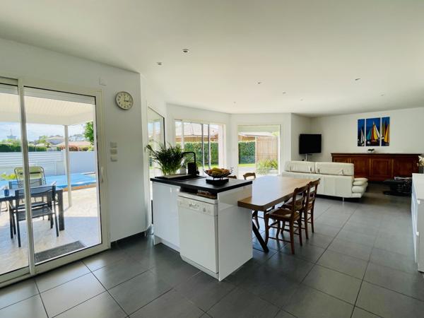 Arès (33740) La maison Soleil