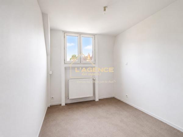 IMMEUBLE DE RAPPORT – 3 APPARTEMENTS A LOUER – CENTRE-VILLE D'HAZEBROUCK