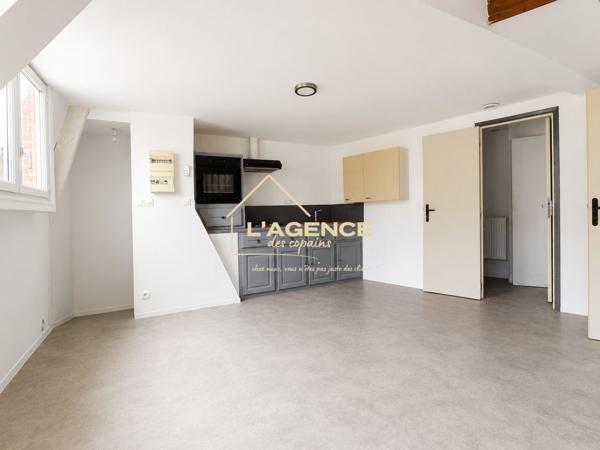 IMMEUBLE DE RAPPORT – 3 APPARTEMENTS A LOUER – CENTRE-VILLE D'HAZEBROUCK
