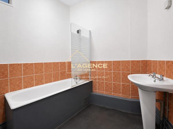 IMMEUBLE DE RAPPORT – 3 APPARTEMENTS A LOUER – CENTRE-VILLE D'HAZEBROUCK