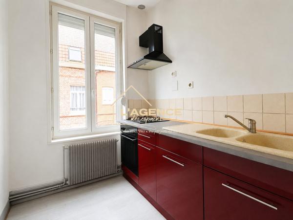IMMEUBLE DE RAPPORT – 3 APPARTEMENTS A LOUER – CENTRE-VILLE D'HAZEBROUCK