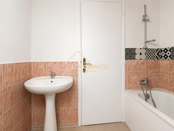 IMMEUBLE DE RAPPORT – 3 APPARTEMENTS A LOUER – CENTRE-VILLE D'HAZEBROUCK