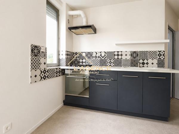 IMMEUBLE DE RAPPORT – 3 APPARTEMENTS A LOUER – CENTRE-VILLE D'HAZEBROUCK