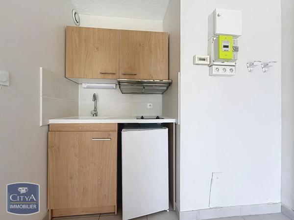 Appartement à louer 1 pièce 22.7m² Lyon (69008)