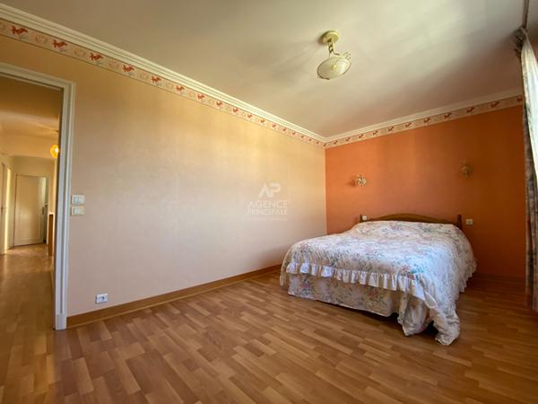 Maison Nanterre 8 pièce(s) 273 m2 €875 000 ** - Référence 15198