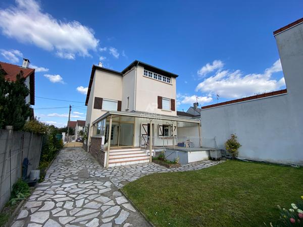 Maison Nanterre 8 pièce(s) 273 m2 €875 000 ** - Référence 15198