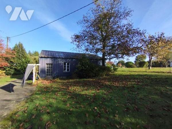 SITUÉE A 3KM DU BOURG DE BANNALEC CETTE MAISON DE 1986 EST AU CENTRE D'UN TERRAIN DE 2440 m² en...