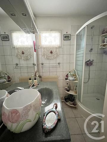 Appartement T3 à vendre  3 pièces - 65 m2 CHATELLERAULT - 86