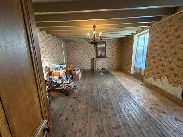 MAISON à RENOVER - 3 CHAMBRES - GRENIER - TERRAIN