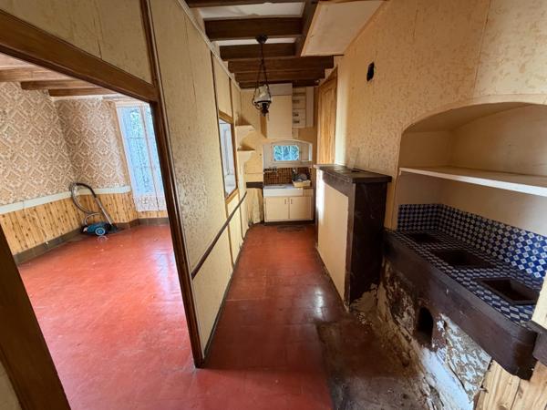 MAISON à RENOVER - 3 CHAMBRES - GRENIER - TERRAIN
