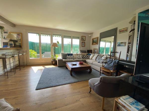 "Vaucresson" Grand et bel appartement meublé de 4 pièces avec terrasse en rez-de-chaussée et parking ! Loyer 2 231.25 €/mois charges comprises **  - Référence  23043