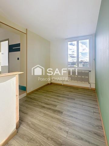 A 20 minutes d'Angers, venez découvrir cette grande maison familiale.