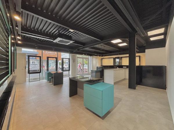 Vente Local commercial 2 pièces 107 m2 à Agde
