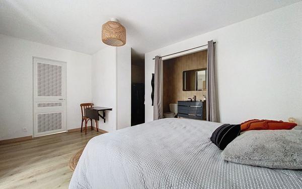 Maison à vendre    5 pièces •  Niort