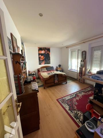 Une maison à usage d’habitation.