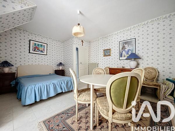 Maison à vendre 8 pièces 196 m² Saint-Georges-de-Luzençon