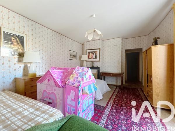 Maison à vendre 8 pièces 196 m² Saint-Georges-de-Luzençon