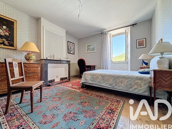 Maison à vendre 8 pièces 196 m² Saint-Georges-de-Luzençon