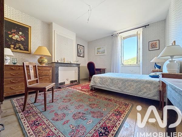 Maison à vendre 8 pièces 196 m² Saint-Georges-de-Luzençon