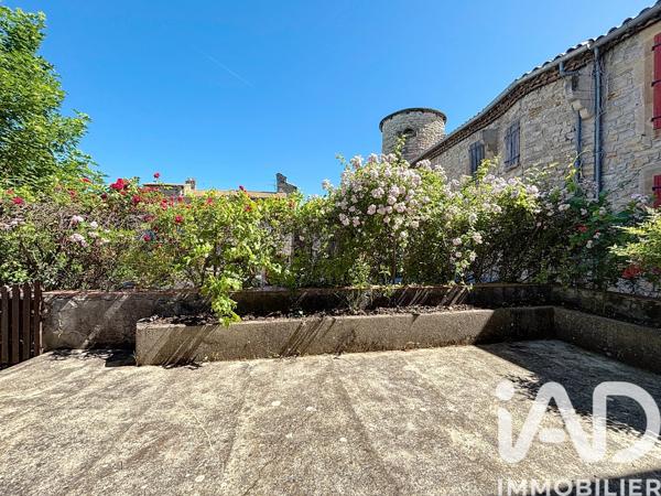 Maison à vendre 8 pièces 196 m² Saint-Georges-de-Luzençon