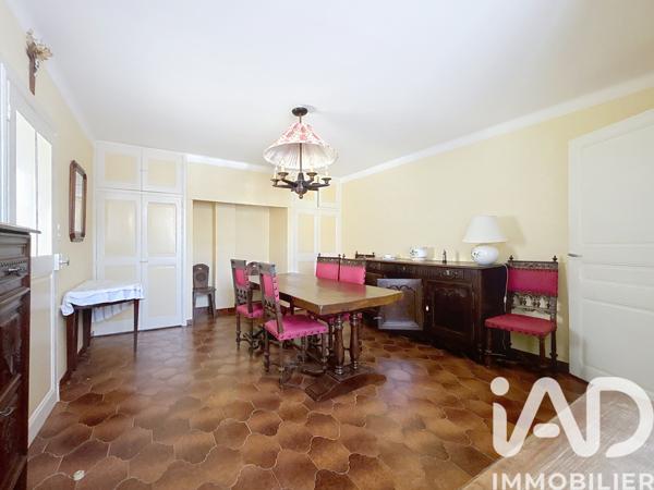 Maison à vendre 8 pièces 196 m² Saint-Georges-de-Luzençon