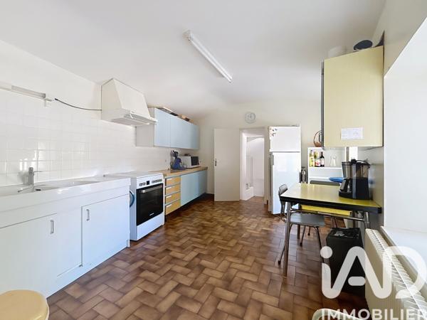 Maison à vendre 8 pièces 196 m² Saint-Georges-de-Luzençon