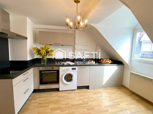 Belle pièce de vie, traversant, cour partagée