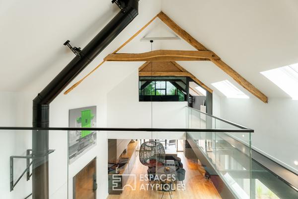 Elégante longère rénovée avec piscine et dépendances