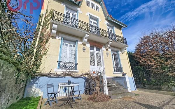 Maison à vendre    6 pièces • 220 m2 Bellerive-sur-Allier