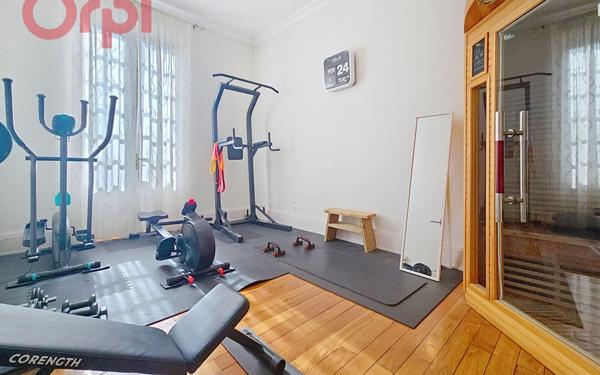 Maison à vendre    6 pièces • 220 m2 Bellerive-sur-Allier