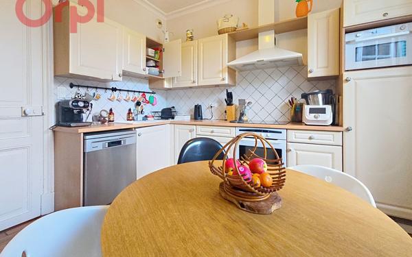 Maison à vendre    6 pièces • 220 m2 Bellerive-sur-Allier