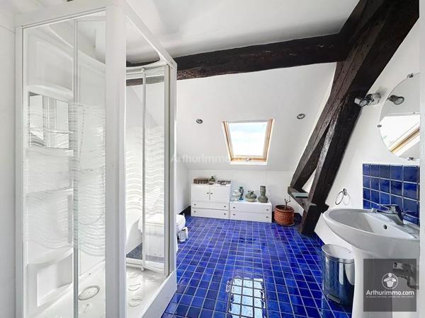 Vente                                                      Maison
                        
                     9 pièces                      220 m2                     à Roanne