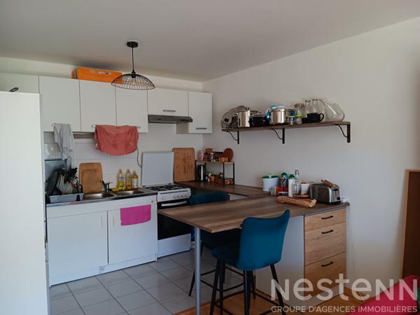 Appartement de type 2, place de parking et garage à proximité du bourg de Pluneret